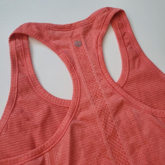 Lululemon Swiftly Racerbank Tank in Heathered Alarming, Size 8 - Picture 7 of 11